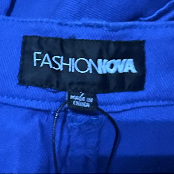 Fashion Nova Tokyo Nights High Rise Cargo Jeans Blue Size 7 NWT - Picture 13 of 13